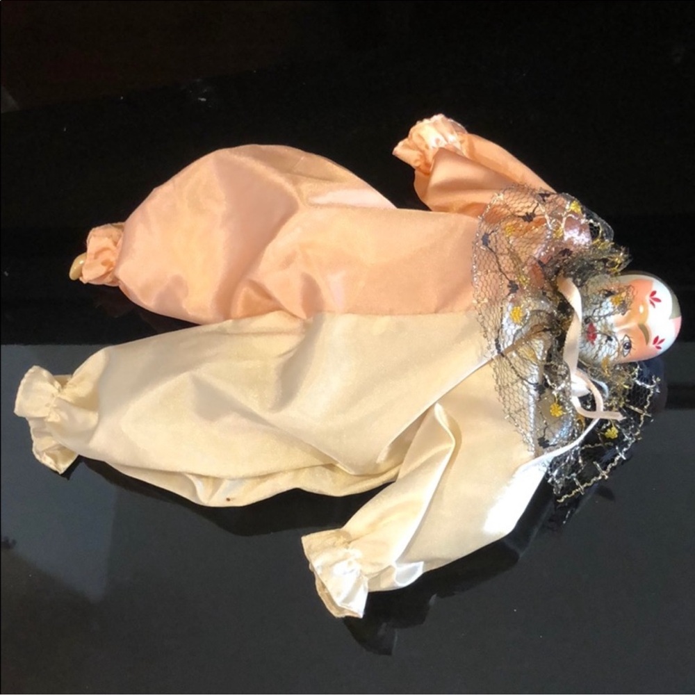 Decorative Mask with Lace and Ribbon - Picture 4 of 10